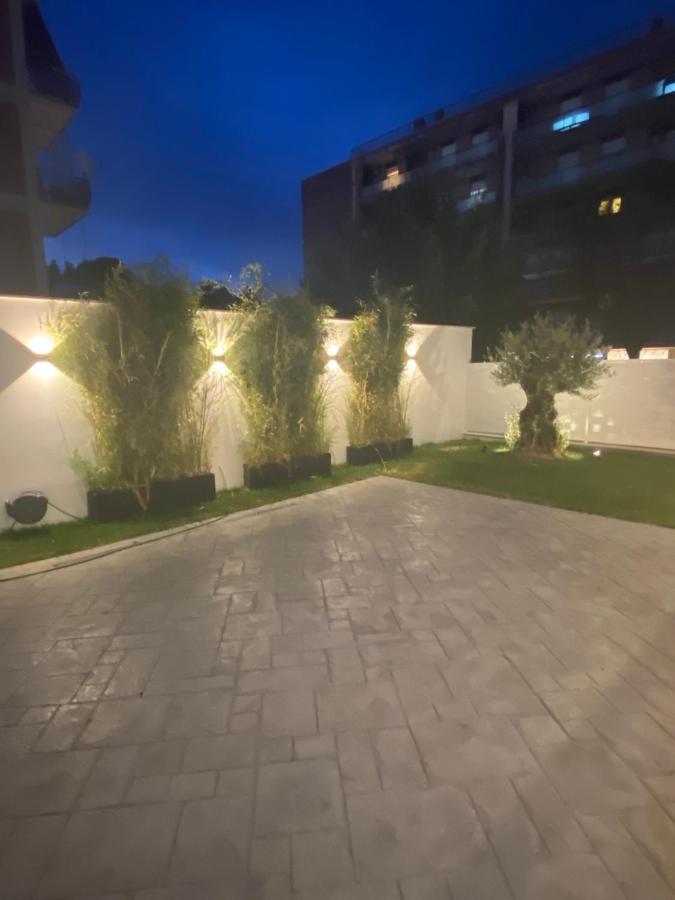 Grey House Guest House Luxury Latina Exterior photo